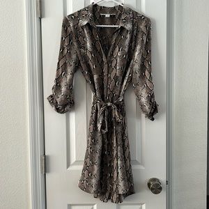 Snake Skin Print Diane Van Furstenberg button up dress with tie size 4